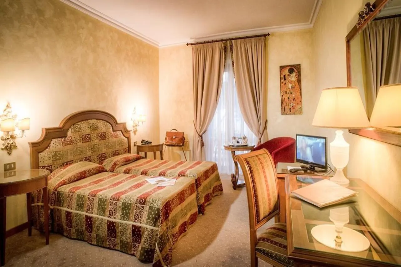 Grand Hotel Helio Cabala Marino 4*,  Italy